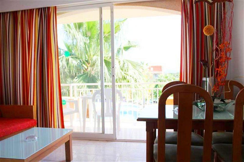 Club Simo Aparthotel Cala Millor  Room photo