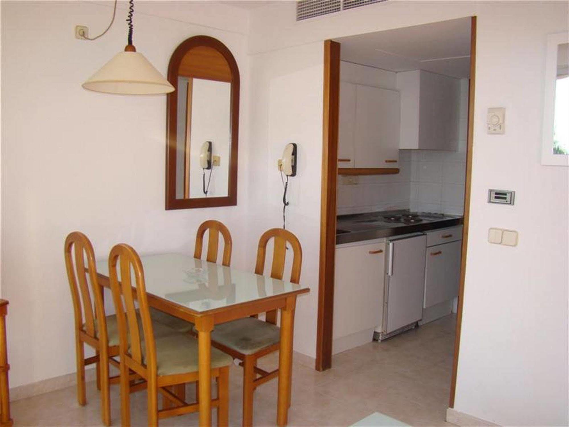 Club Simo Aparthotel Cala Millor  Room photo